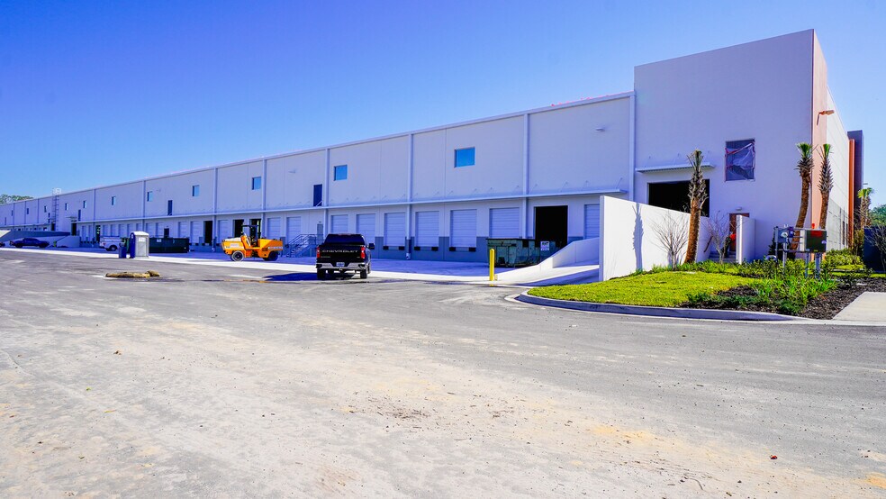 More Photos Of 1290 Ocoee Apopka Rd, Ocoee Unknown For Lease