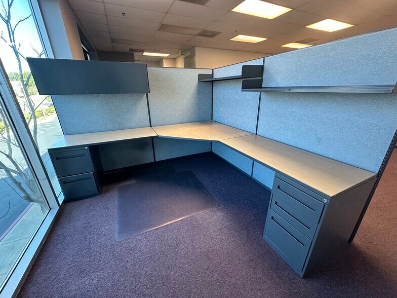 More Photos Of 28298 Constellation Rd, Valencia Warehouse For Lease