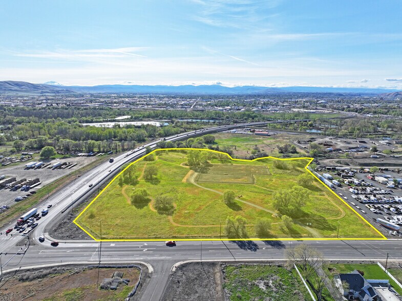 More Photos Of University Parkway at Highway 24, Yakima Land For Sale