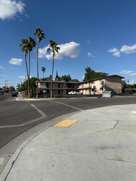 More Photos Of 1700 Lincoln St, Bakersfield Apartments For Sale