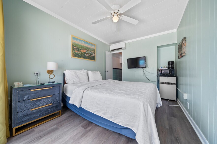 More Photos Of 741 Park Ave, Hot Springs Hotel For Sale