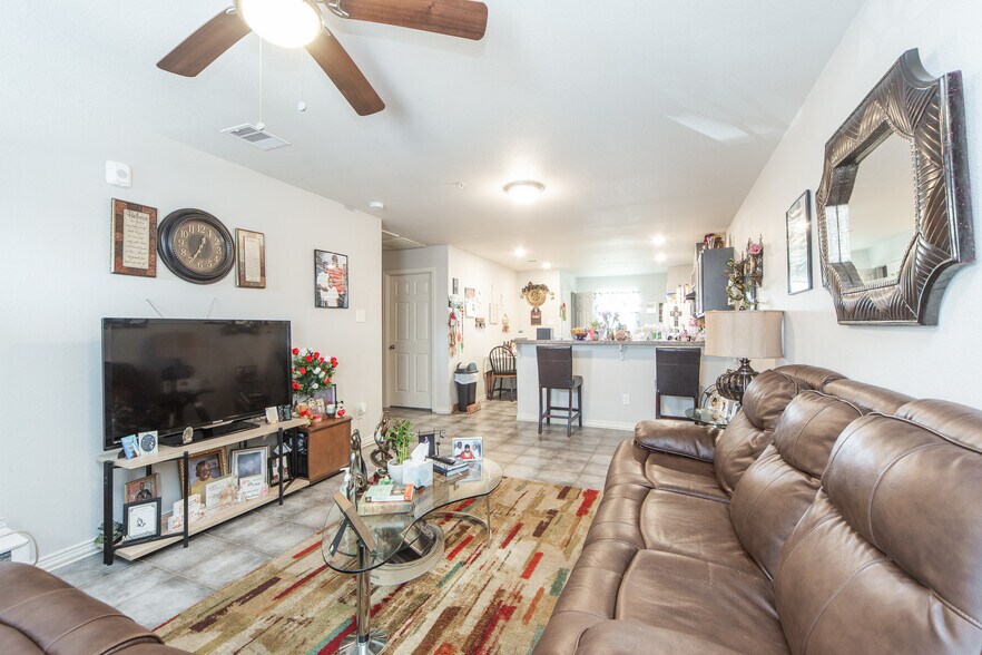 More Photos Of 1318 Avenue A, South Houston Apartments For Sale