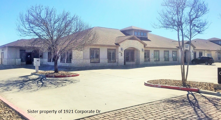 More Photos Of 1921 Corporate Dr, San Marcos Office For Lease