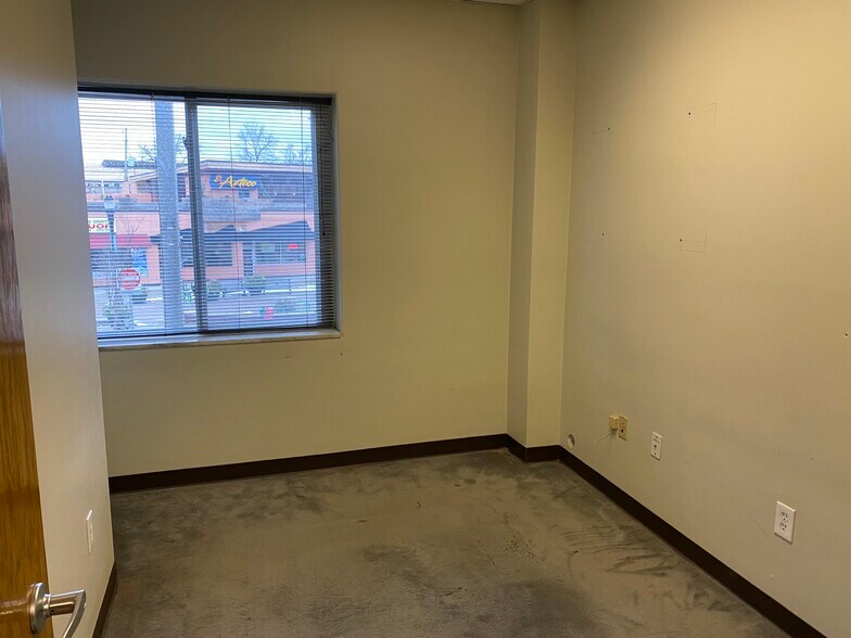 More Photos Of 231 Mac Ave, East Lansing Storefront Retail Office For Lease
