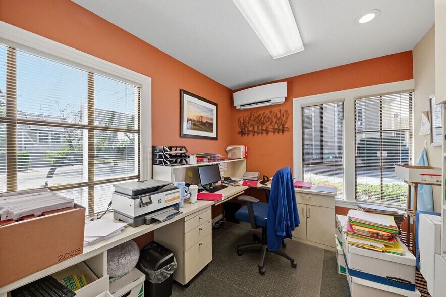 More Photos Of 1021 S El Camino Real, San Mateo Office For Sale