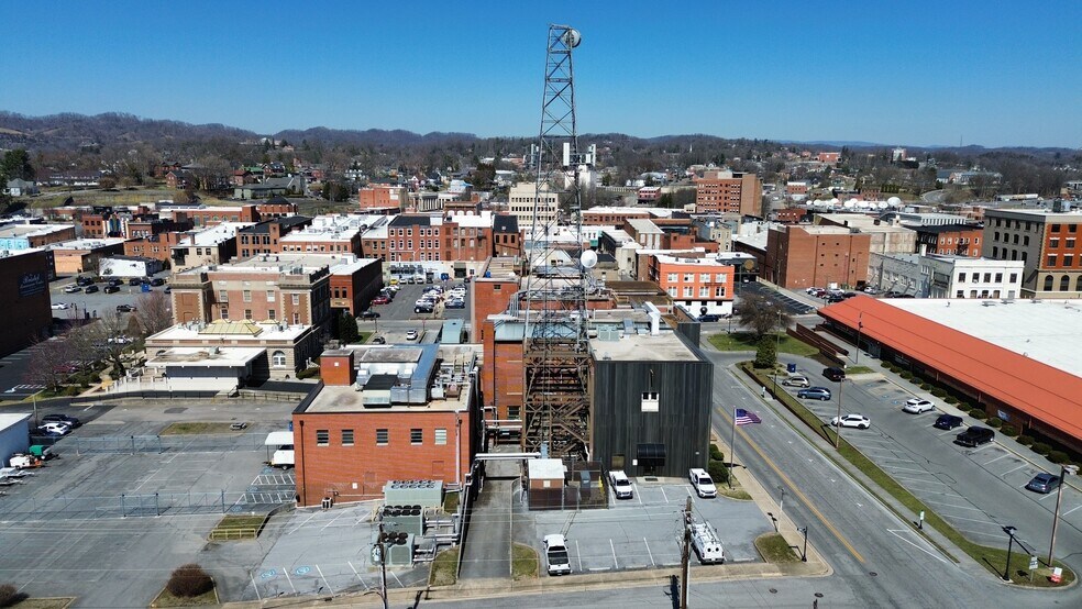 Primary Photo Of 112 6th St, Bristol Telecom Hotel Data Hosting For Sale