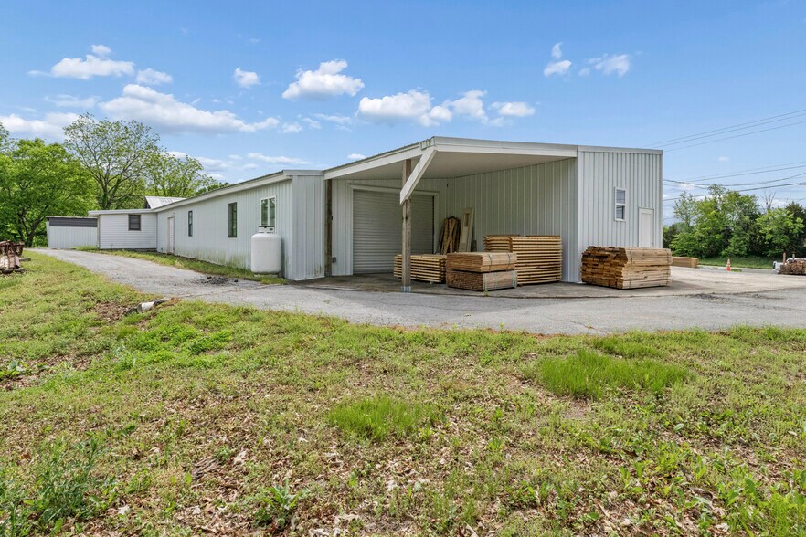 More Photos Of 3141 Highway 11 E, Telford Flex For Sale