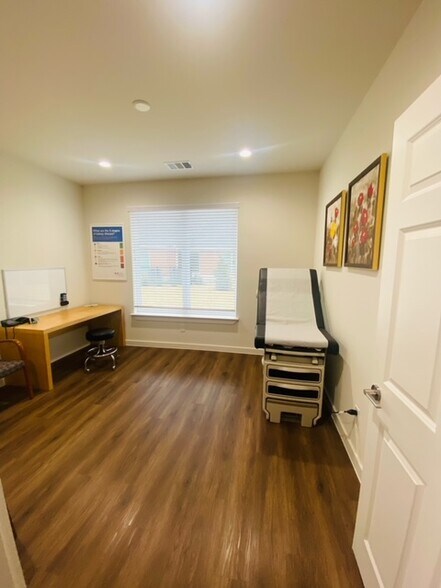 More Photos Of 5830 Collin McKinney Pky, McKinney Medical For Lease
