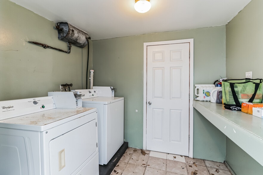 More Photos Of 1233 Oak St NE, Saint Petersburg Apartments For Sale