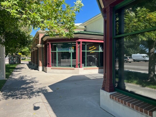 More Photos Of 550 S Broadway Ave, Boise General Retail For Lease
