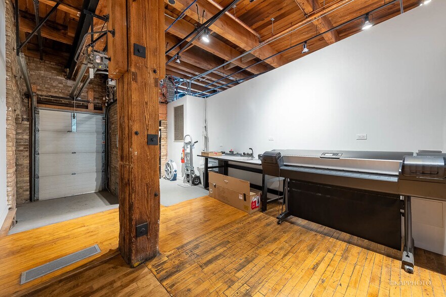 More Photos Of 1123 W Washington Blvd, Chicago Office For Lease