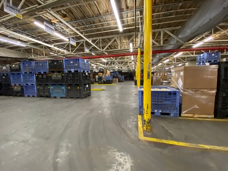 More Photos Of 2613-2625 Lee Ave, Sanford Manufacturing For Sale