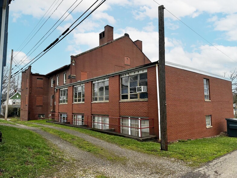 More Photos Of 715 S Arch Ave, Alliance Religious Facility For Lease