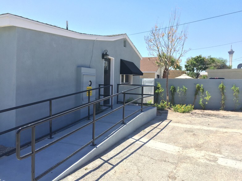 More Photos Of 514 E Bonneville Ave, Las Vegas Freestanding For Lease