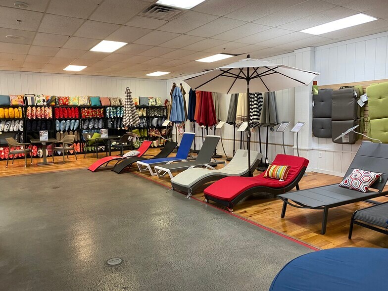 More Photos Of 2201 W Atlantic Blvd, Pompano Beach Showroom For Lease