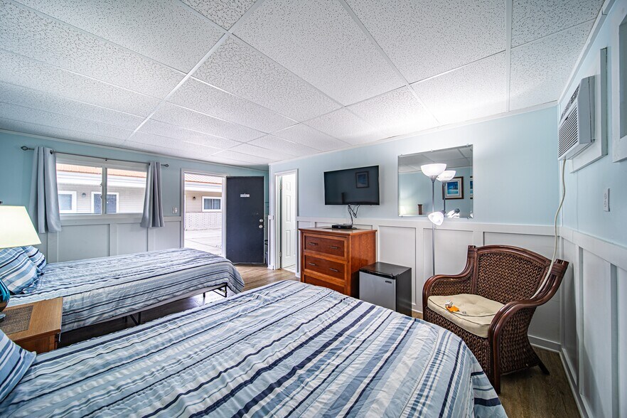 More Photos Of 5169 Lake Rd E, Geneva Hotel For Sale