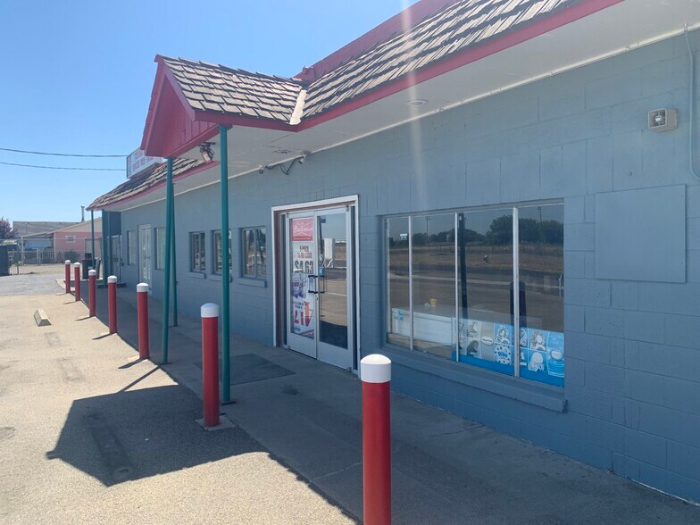 More Photos Of 432 South St, Mabton Freestanding For Lease