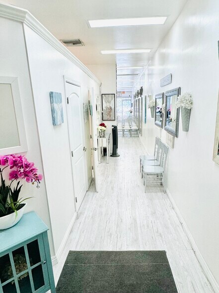 More Photos Of 11651-11663 Sherman Way, North Hollywood General Retail For Lease