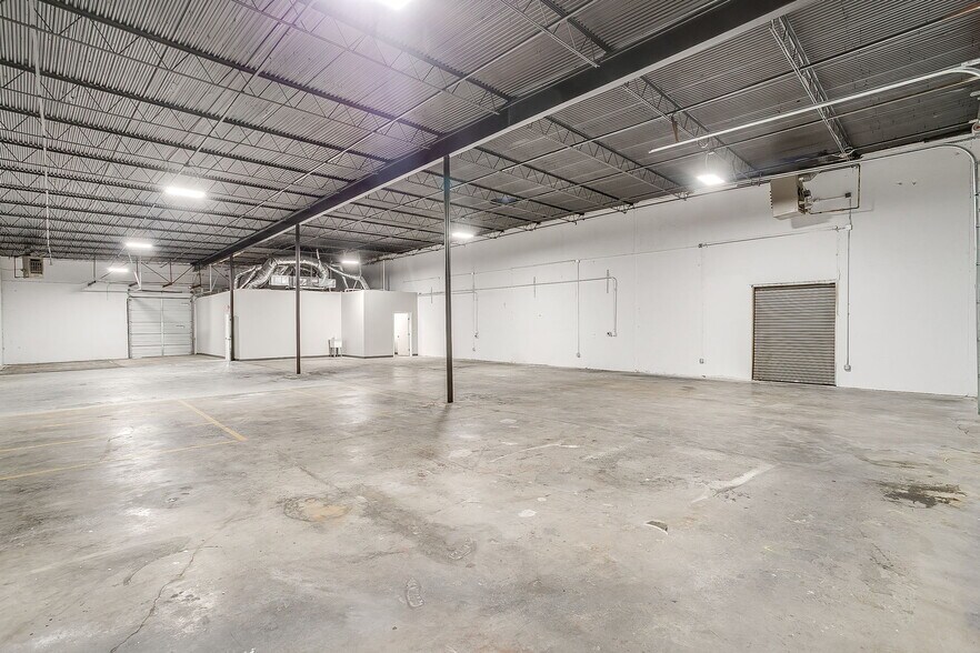 More Photos Of 3001-3003 Shamrock St, Fort Worth Light Distribution For Lease