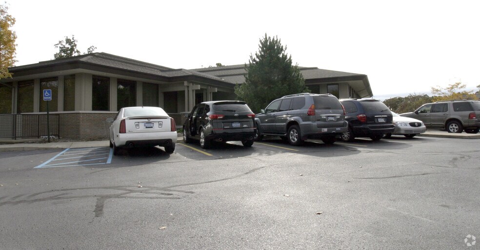 More Photos Of 4764 Fulton St E, Ada Office For Lease