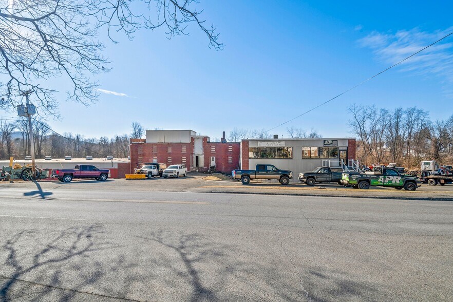 More Photos Of 55 East St, Ware Warehouse For Lease