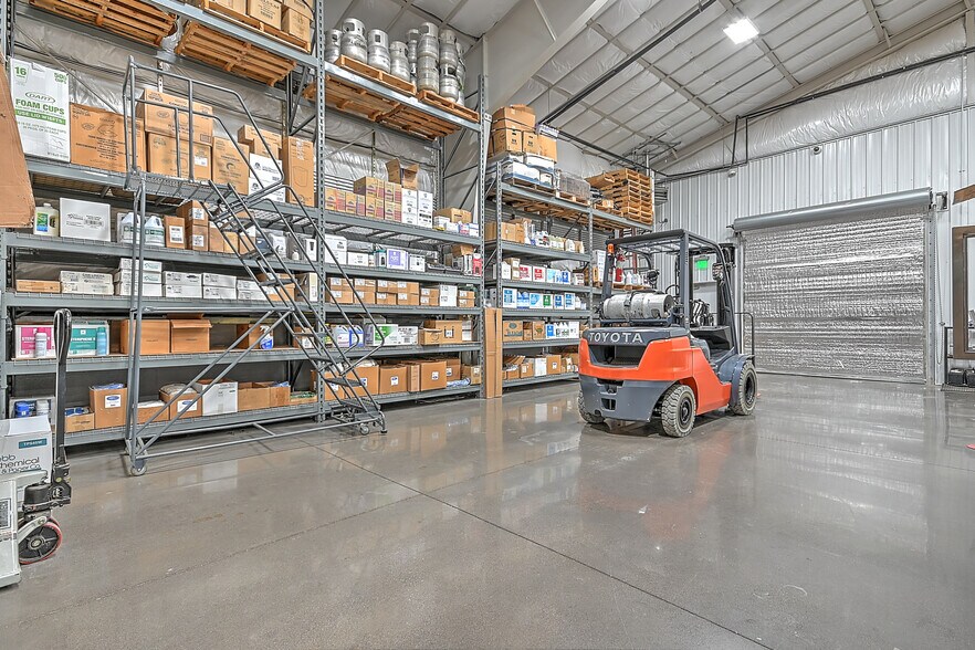 More Photos Of 317 Bluff City Hwy, Bristol Flex For Sale