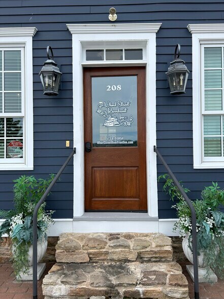 More Photos Of 208-210 Wharf St, Hermann Hospitality For Sale