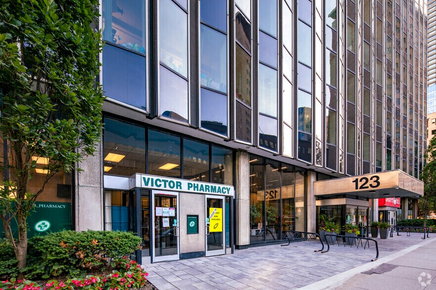 More Photos Of 123 Edward St, Toronto Medical For Lease