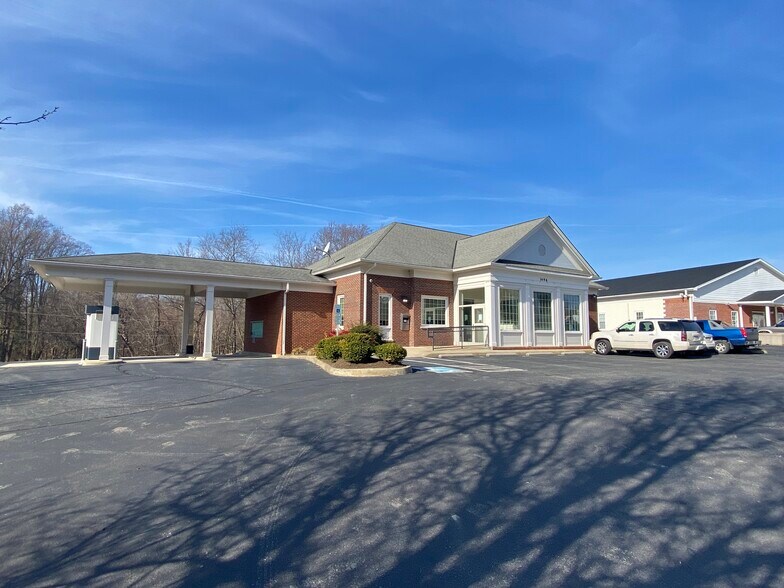 More Photos Of 1496 Anderson Hwy, Cumberland Bank For Lease