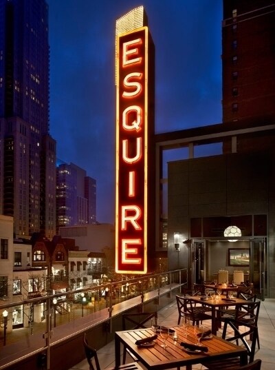 More Photos Of 58-104 E Oak St, Chicago Storefront For Lease