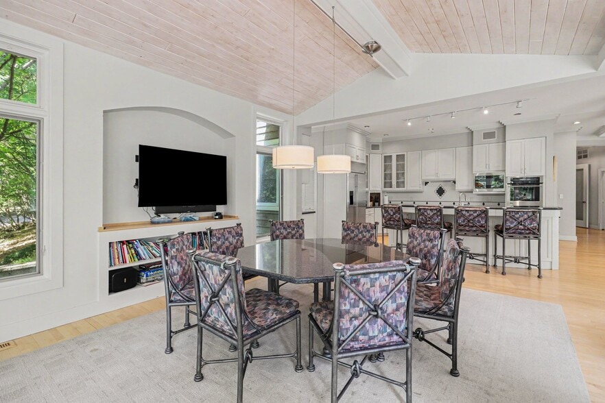 More Photos Of 390 Saddleback Knl, Nellysford Specialty For Sale