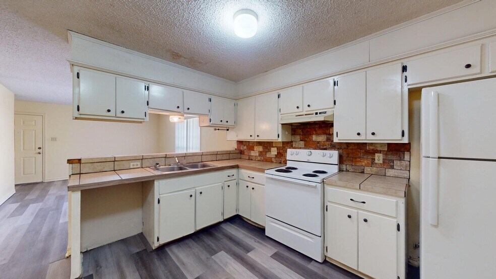 More Photos Of 120 37th st, Texarkana Apartments For Sale