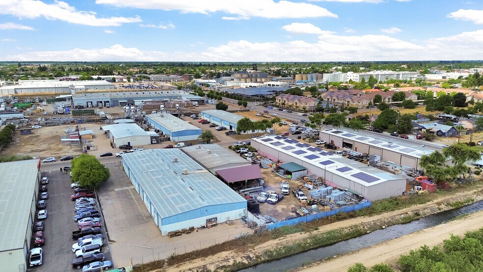 More Photos Of 1848 Industrial Way, Sanger Warehouse For Lease