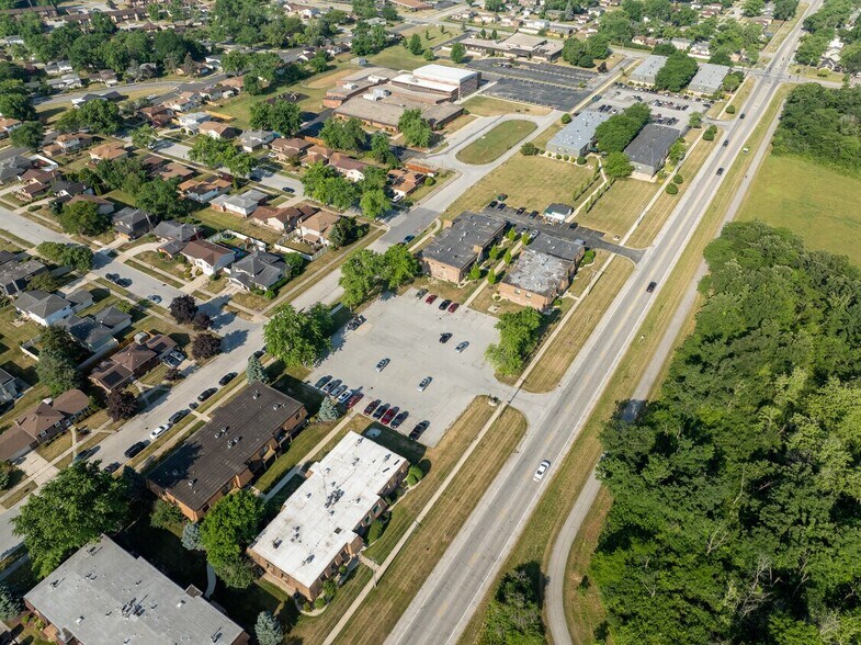 More Photos Of 725 E Glenwood Lansing Rd, Glenwood Apartments For Sale