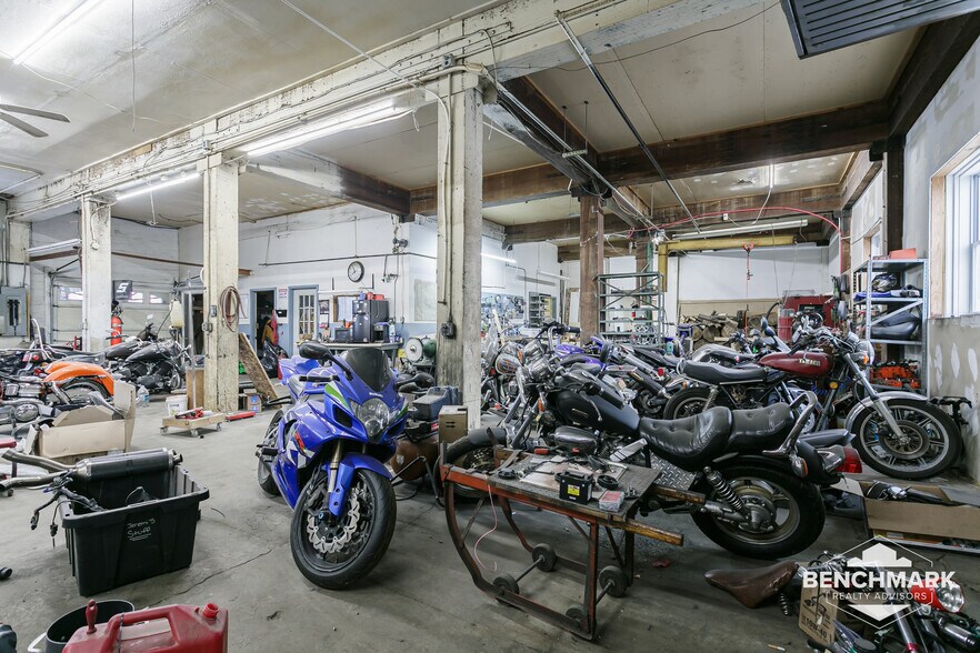 More Photos Of 4017 Railroad, Williamson Warehouse For Sale