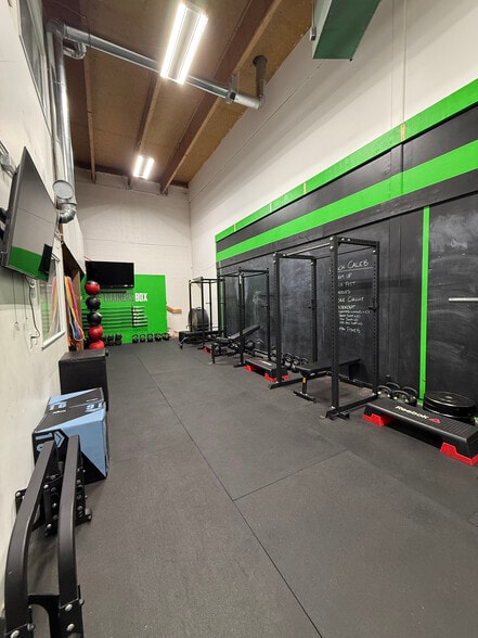 More Photos Of 19331 Enterprise Way, Surrey Warehouse For Lease