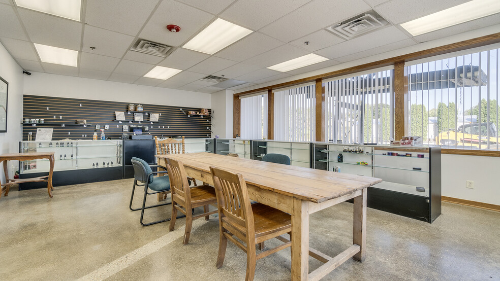 More Photos Of 101 N Washington St, Hanover Warehouse For Lease
