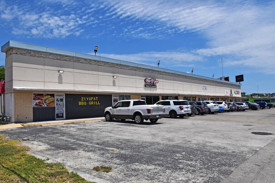 Primary Photo Of 6007-6023 Callaghan Rd, San Antonio Storefront For Sale