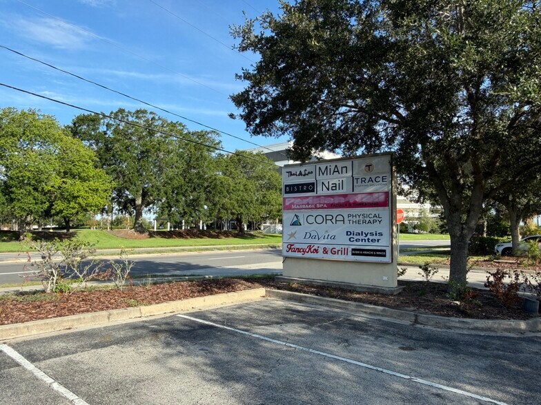 More Photos Of 9527 Regency Square Blvd, Jacksonville Unknown For Lease
