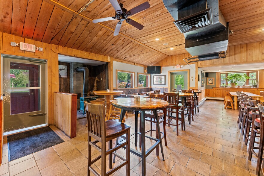 More Photos Of 2582 State Highway 7, Bainbridge Restaurant For Sale