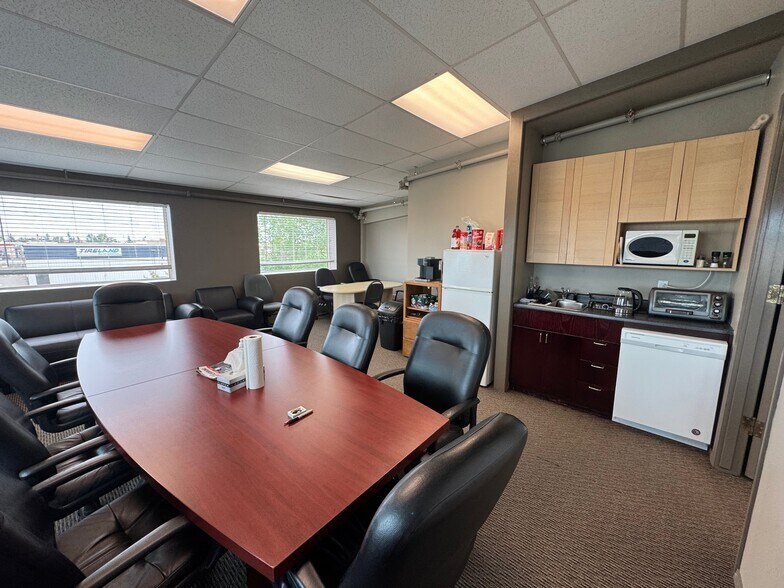 More Photos Of 4929 74th Ave NW, Edmonton Flex For Lease