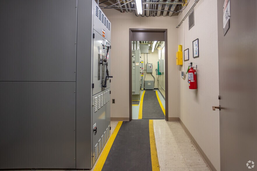 More Photos Of 2501 Wilmington Rd, New Castle Office For Sale