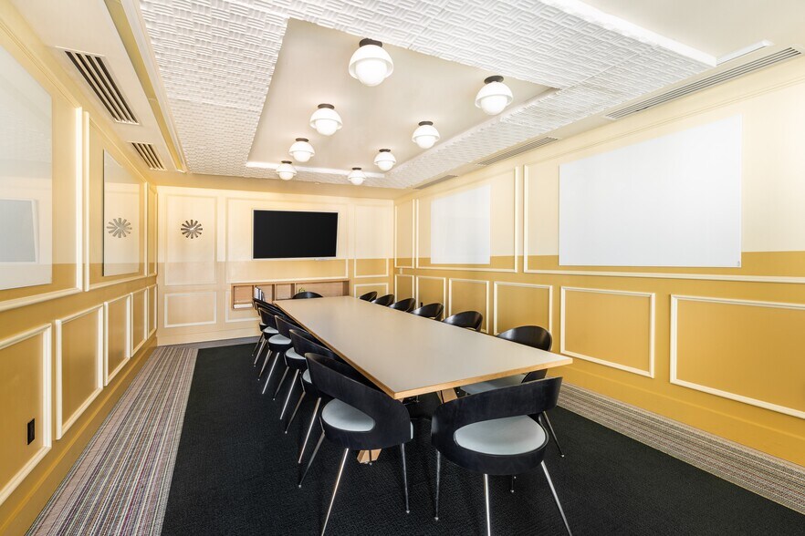 More Photos Of 515 S Flower St, Los Angeles Coworking Space