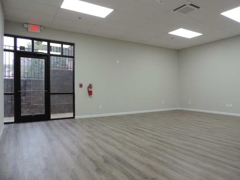 More Photos Of 475 Blowing Rock Rd, Boone Office Residential For Lease
