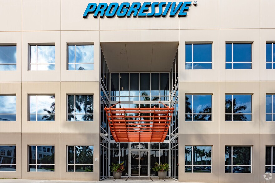 More Photos Of 3250 W Commercial Blvd, Fort Lauderdale Office For Lease