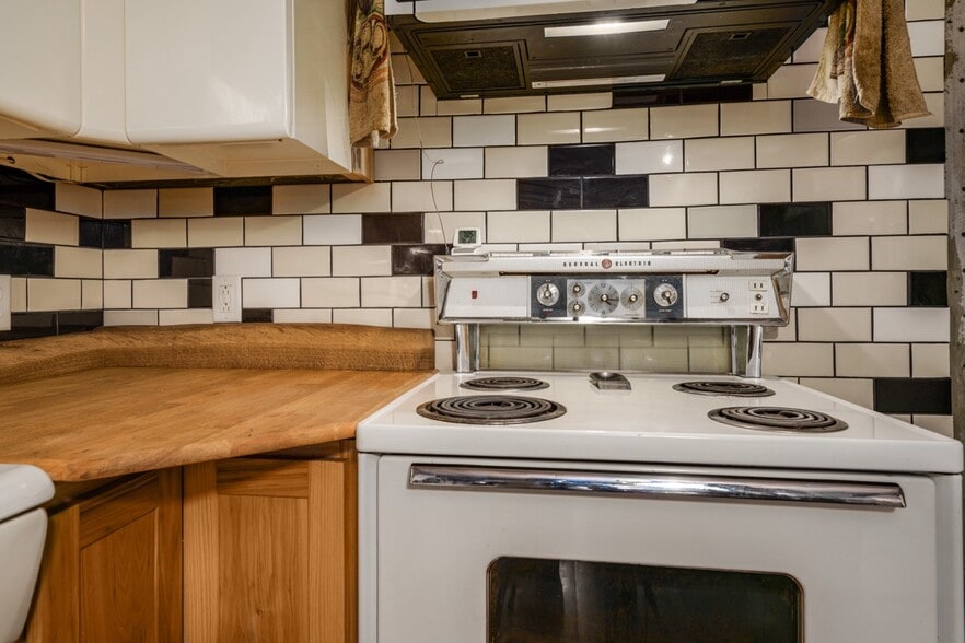 More Photos Of 55533 McKenzie River Dr, Mckenzie Bridge Industrial For Sale