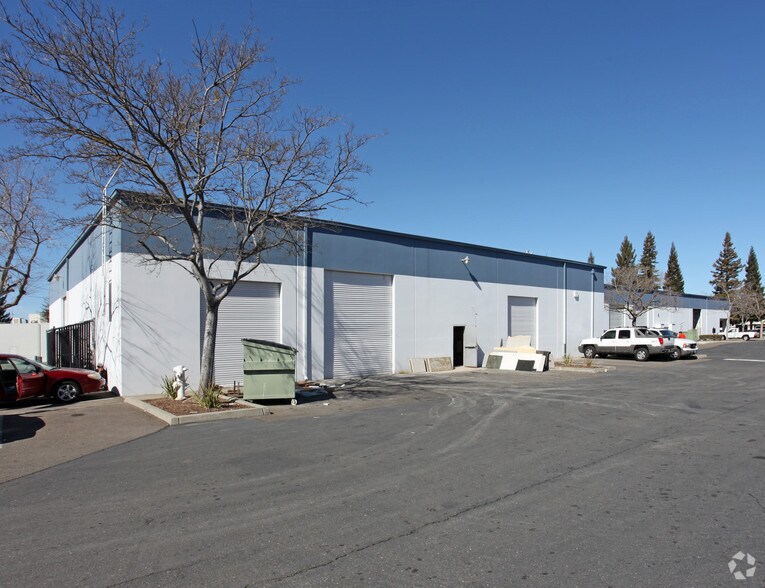 More Photos Of 11300 Trade Center Dr, Rancho Cordova Warehouse For Lease