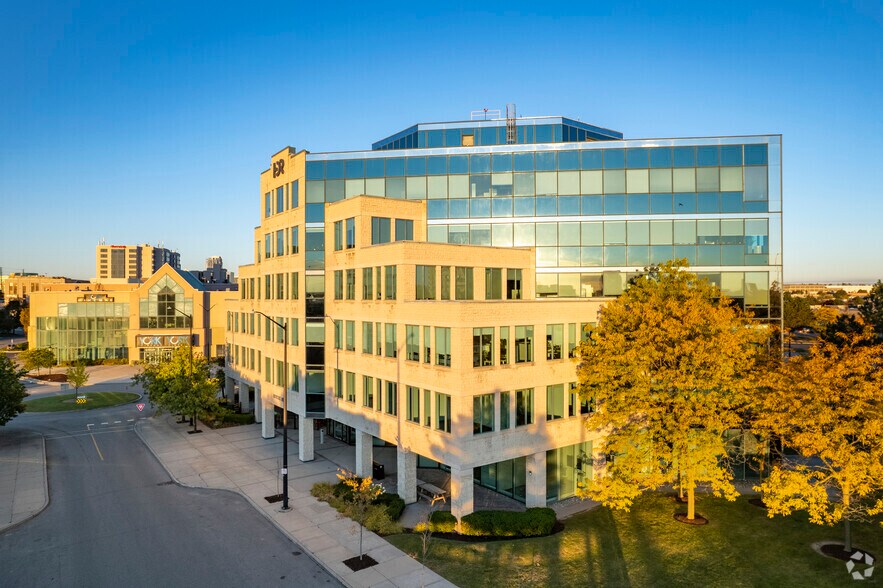 More Photos Of 100 York Blvd, Richmond Hill Office For Lease