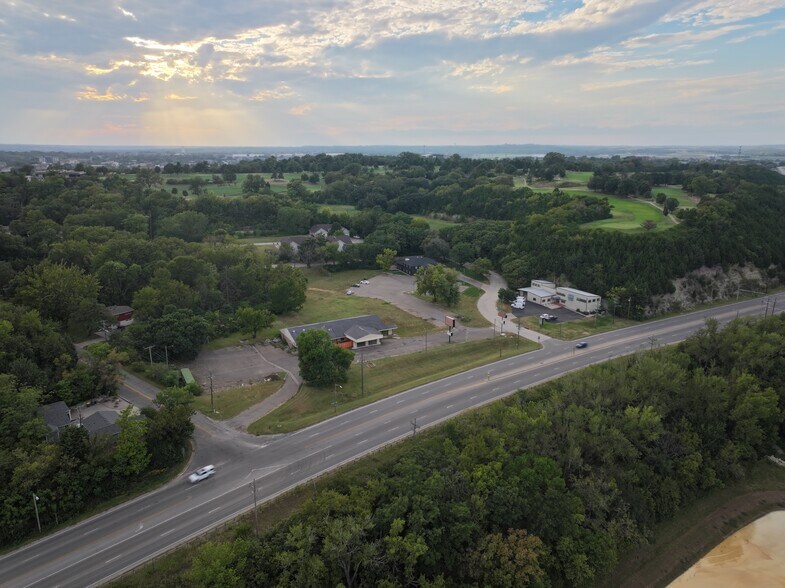 More Photos Of 1501 Tuttle Creek Blvd, Manhattan Office For Sale