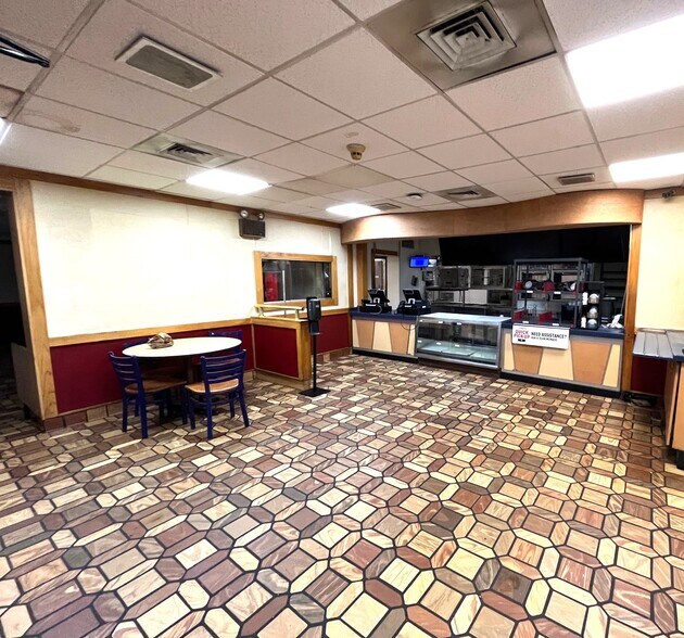 More Photos Of 1306 Memorial Blvd, Connellsville Fast Food For Lease